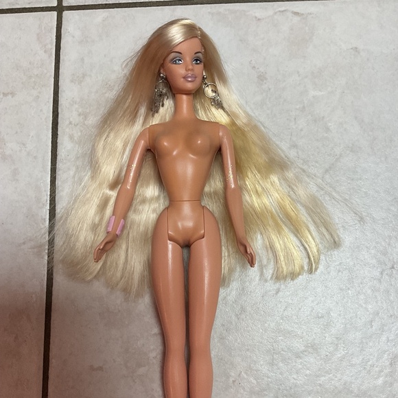 Barbie Diva Silver Doll - Picture 1 of 4